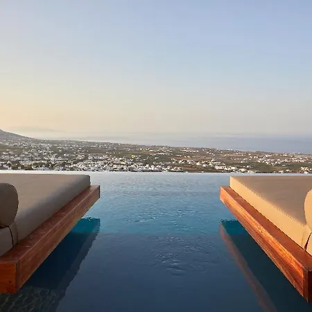 North Santorini - A Luxury 5*